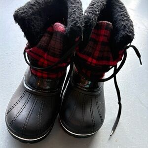 Ozark Trail Black Sole Footwear